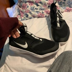 NIKE FLEX RUNNERS